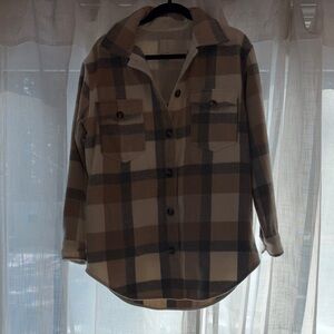 Beige and Gray Plaid Button-Up Shacket sz M